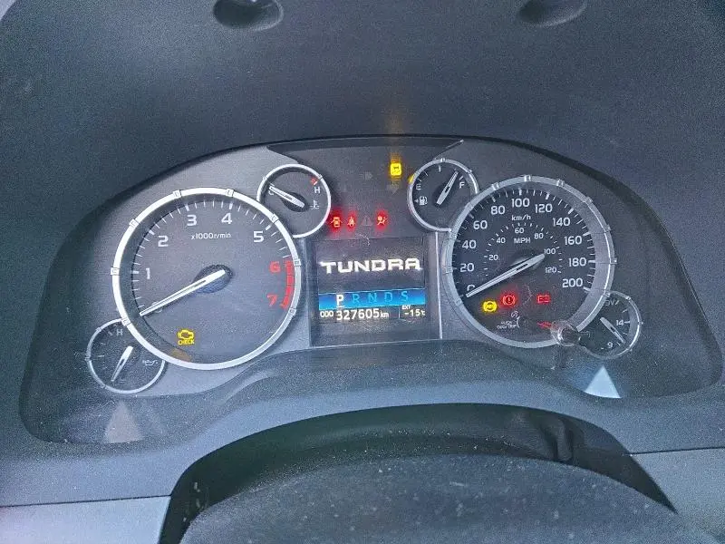 2015 TOYOTA TUNDRA CREWMAX SR5  