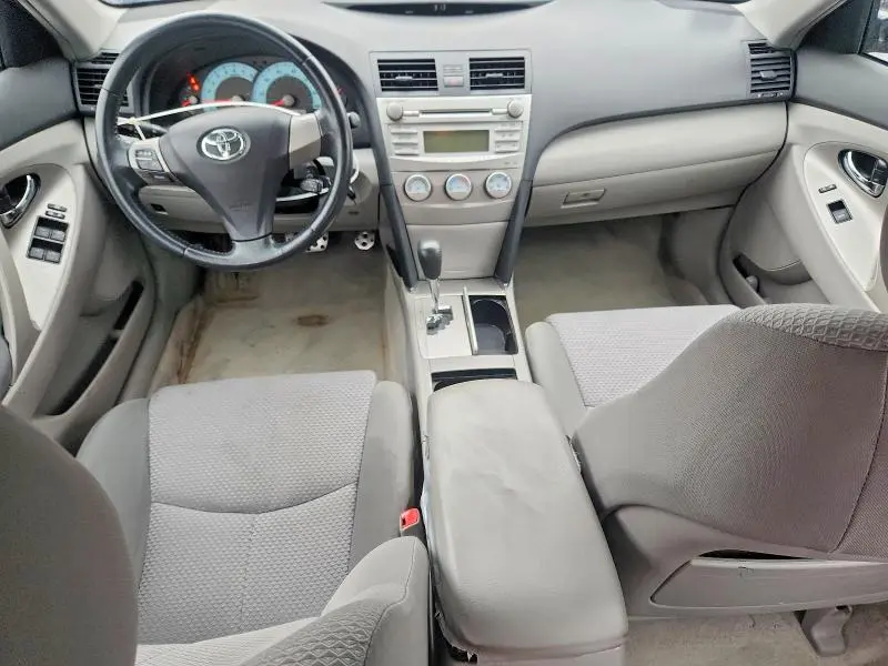 2011 TOYOTA CAMRY SE  