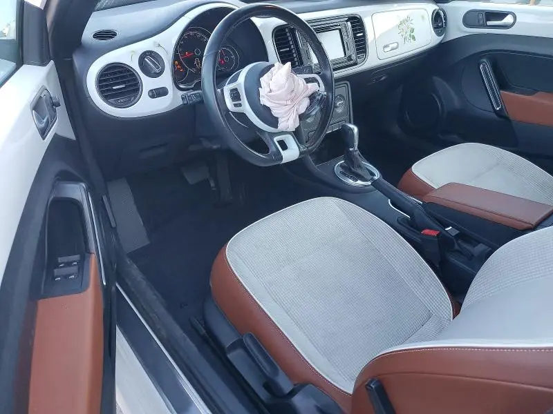 2017 VOLKSWAGEN BEETLE S/SE  