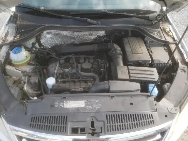 2011 VOLKSWAGEN TIGUAN S  