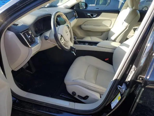 2020 VOLVO S60 T6 MOMENTUM  