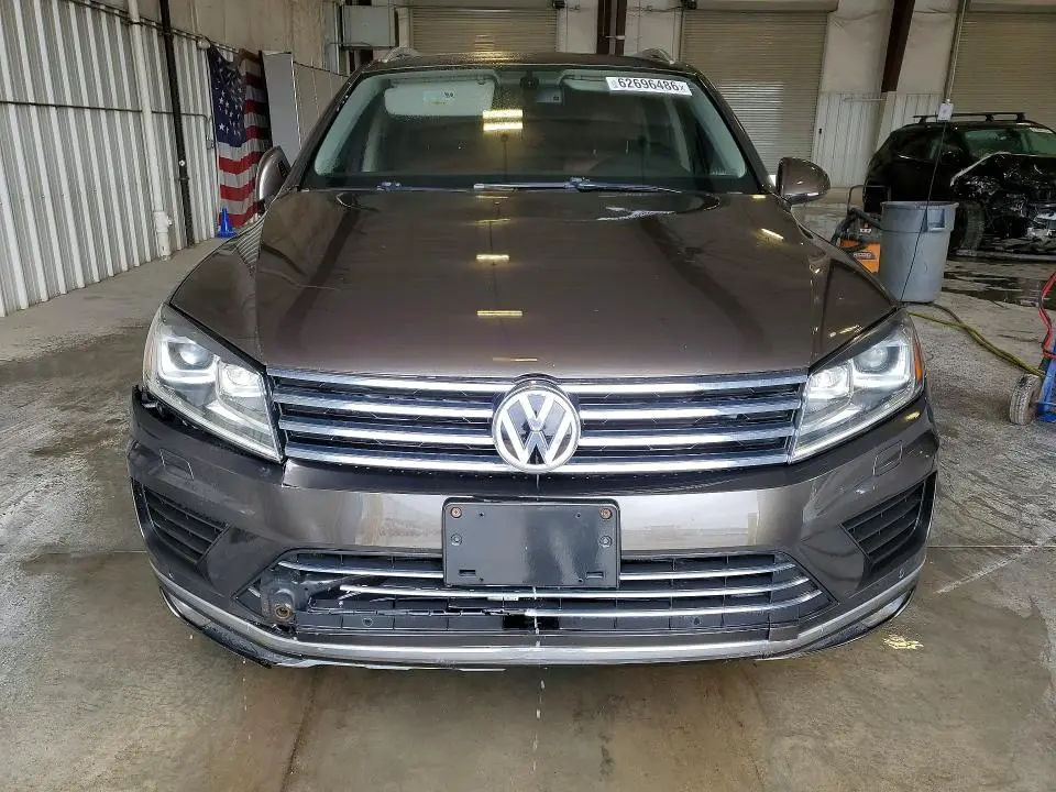 2015 VOLKSWAGEN TOUAREG V6  