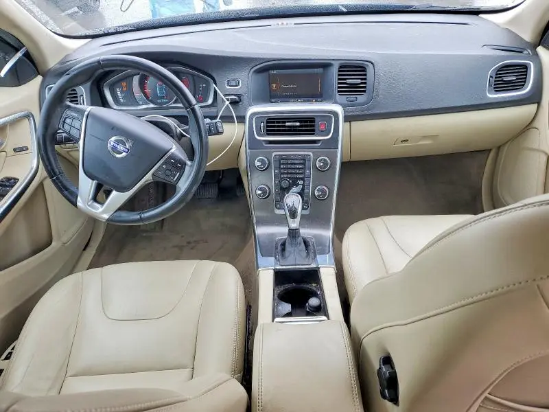 2015 VOLVO V60 PREMIER+  