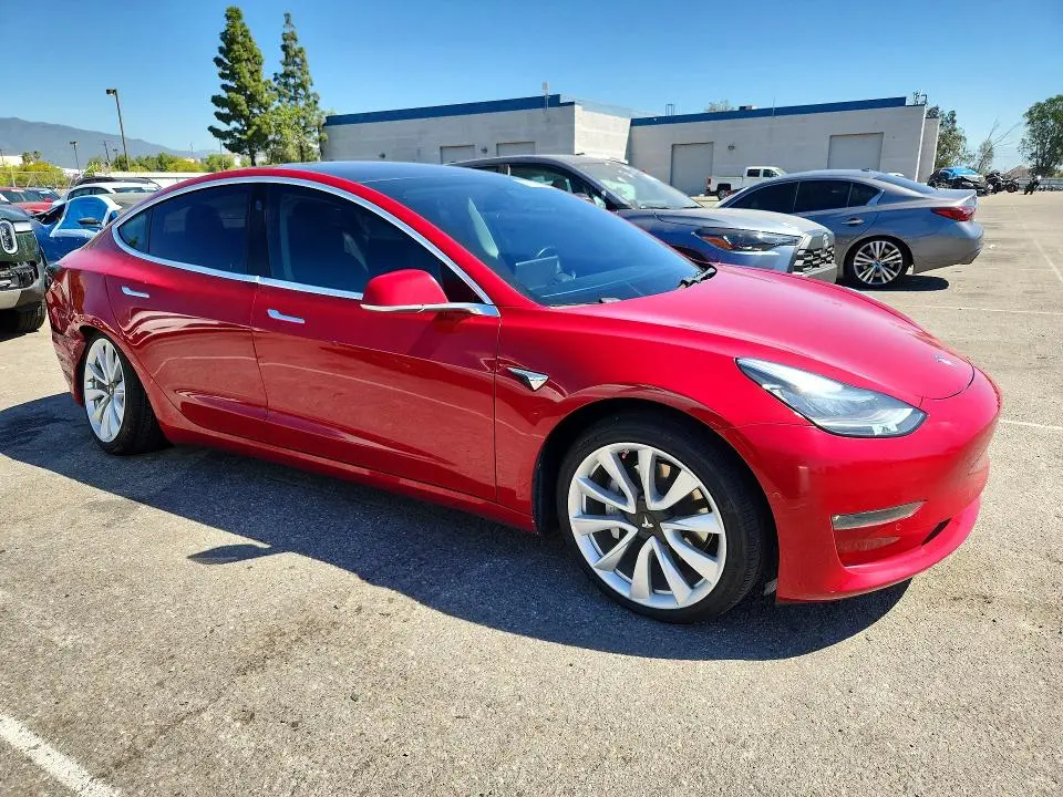 2018 TESLA MODEL 3   