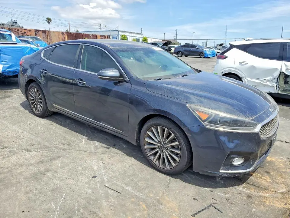 2017 KIA CADENZA PREMIUM  