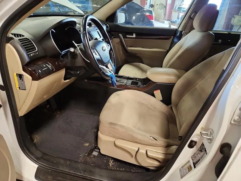 2015 KIA SORENTO LX  