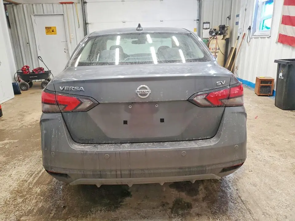 2021 NISSAN VERSA SV  