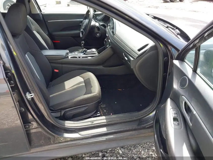 2021 HYUNDAI SONATA SE
