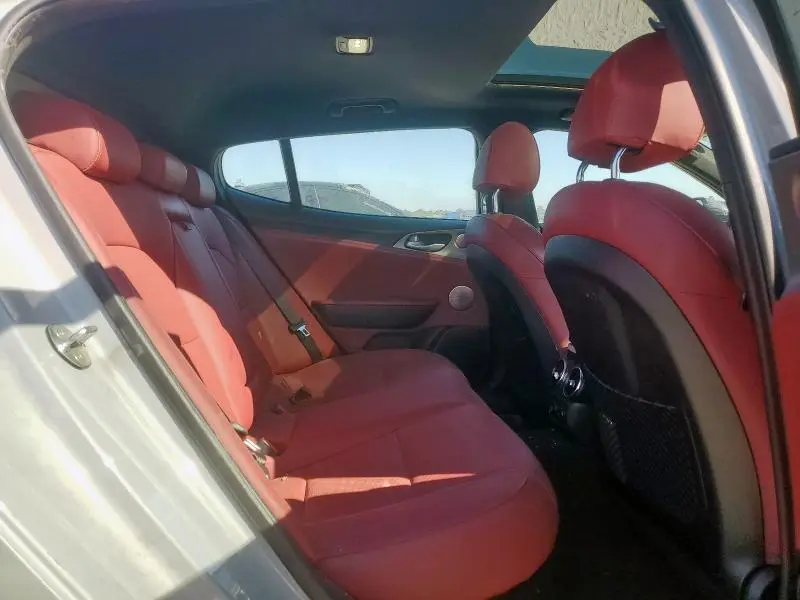 2019 KIA STINGER GT1  