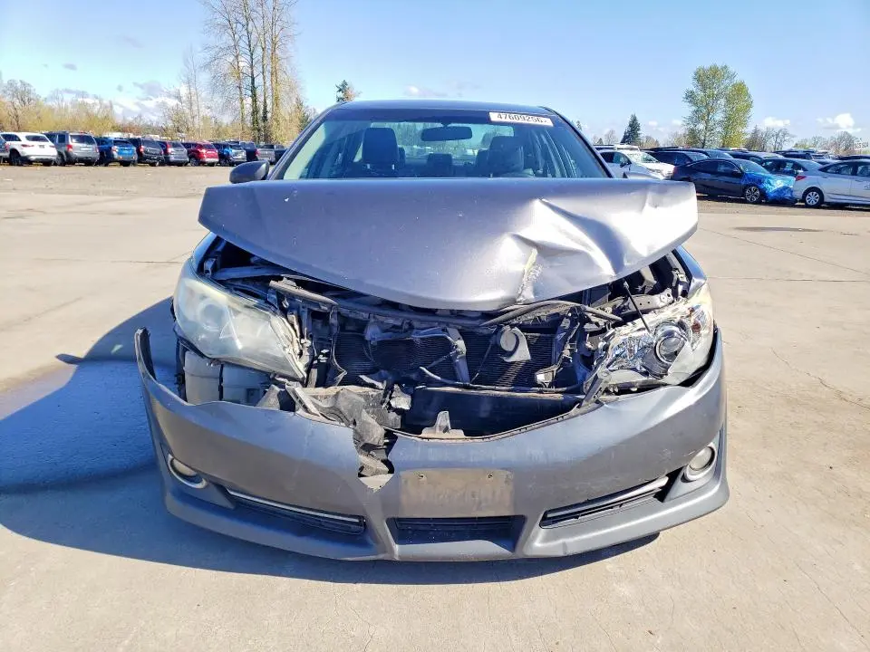 2014 TOYOTA CAMRY SE  