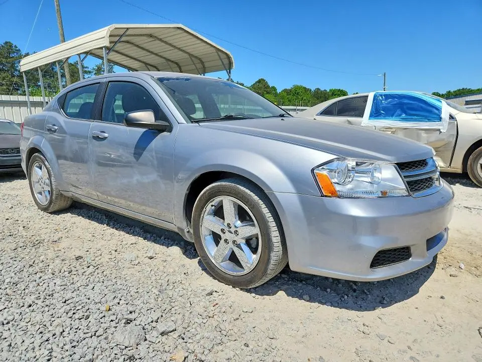 2013 DODGE AVENGER SE  