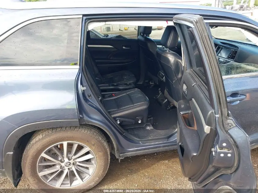 2019 TOYOTA HIGHLANDER XLE