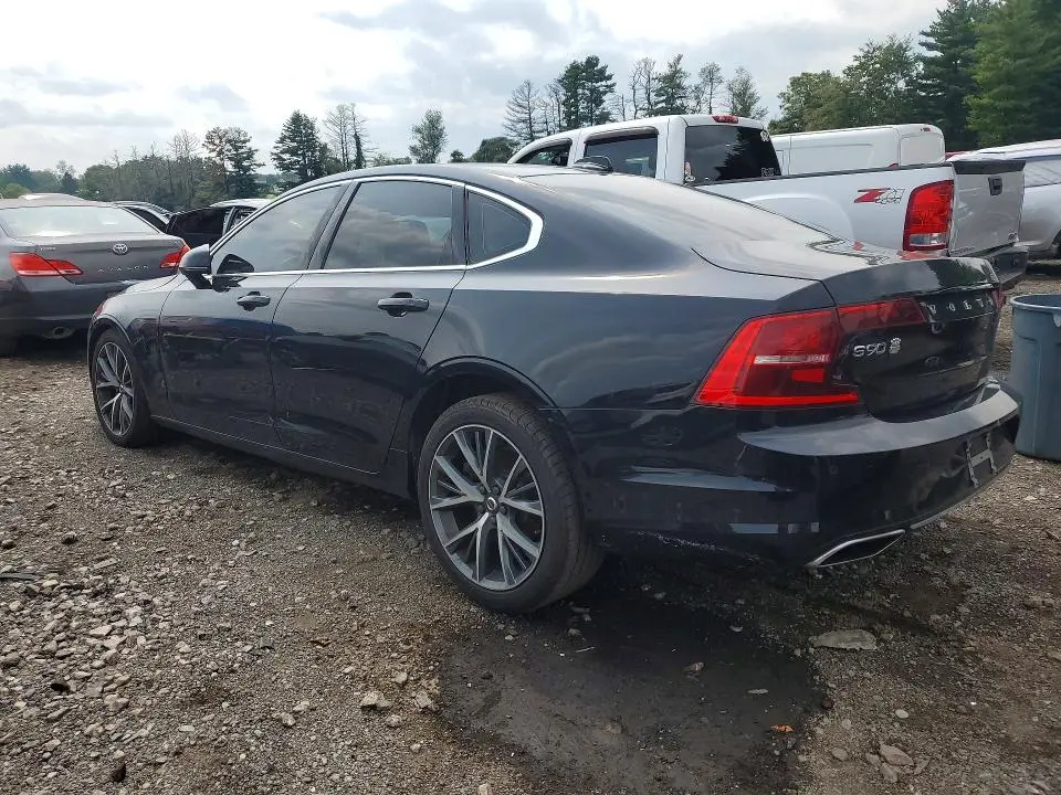 2017 VOLVO S90 T6 MOMENTUM  