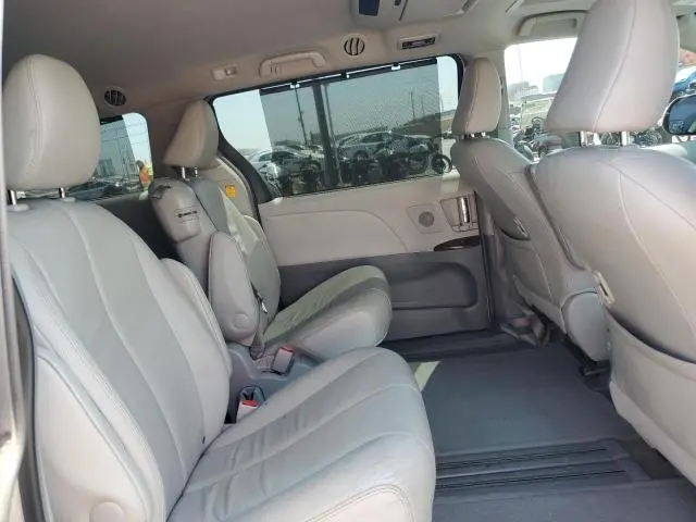 2012 TOYOTA SIENNA XLE  