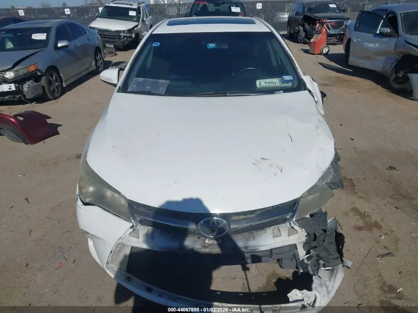 2015 TOYOTA CAMRY SE