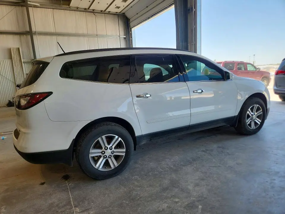 2017 CHEVROLET TRAVERSE LT  