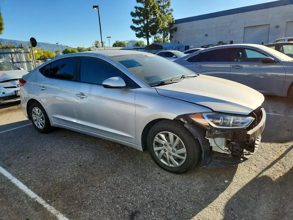 2018 HYUNDAI ELANTRA SE  