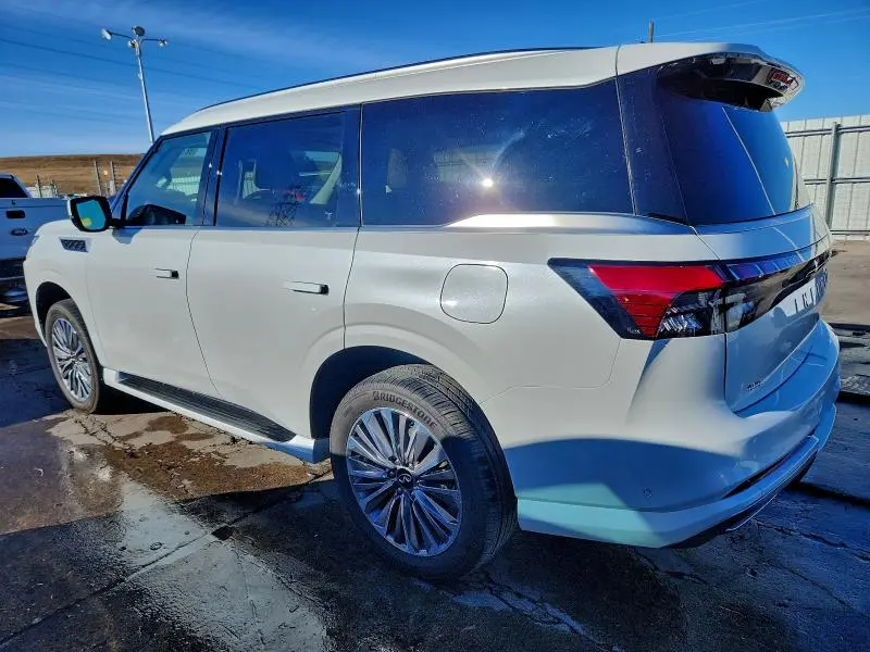 2025 INFINITI QX80 LUXE  