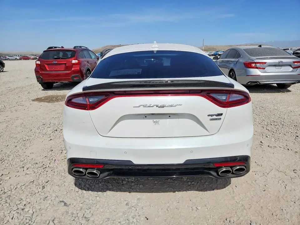 2021 KIA STINGER GT-LINE  