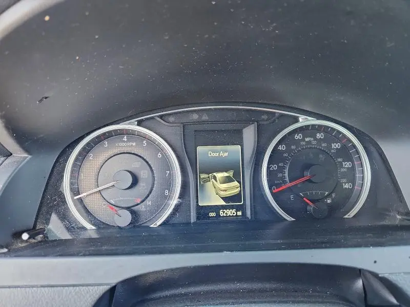 2016 TOYOTA CAMRY LE  