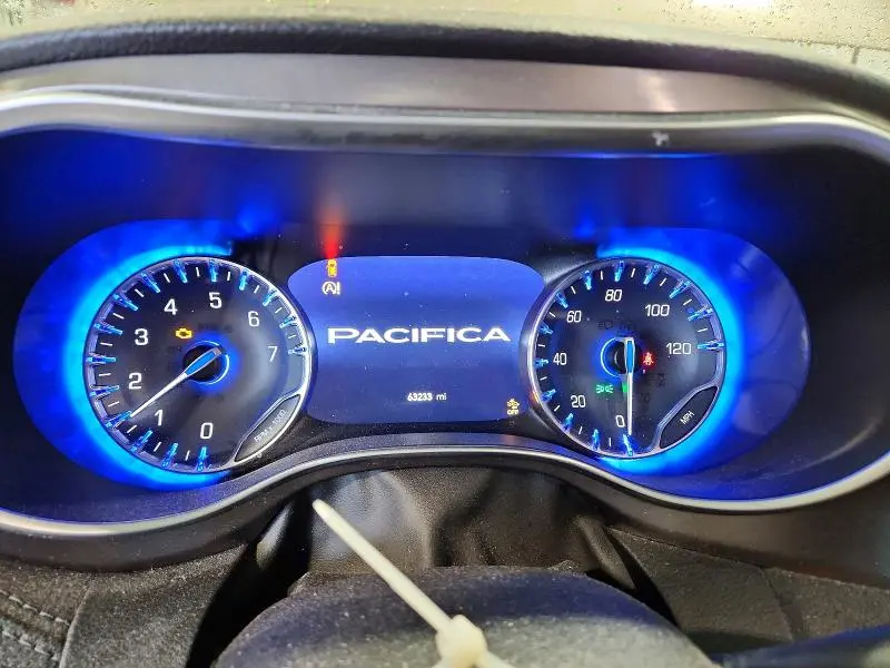 2017 CHRYSLER PACIFICA LIMITED  