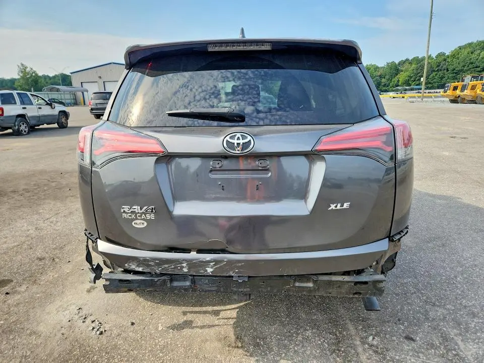 2018 TOYOTA RAV4 XLE  