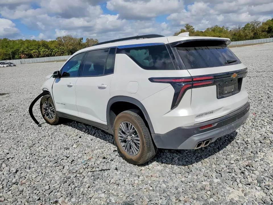 2024 CHEVROLET TRAVERSE LT  