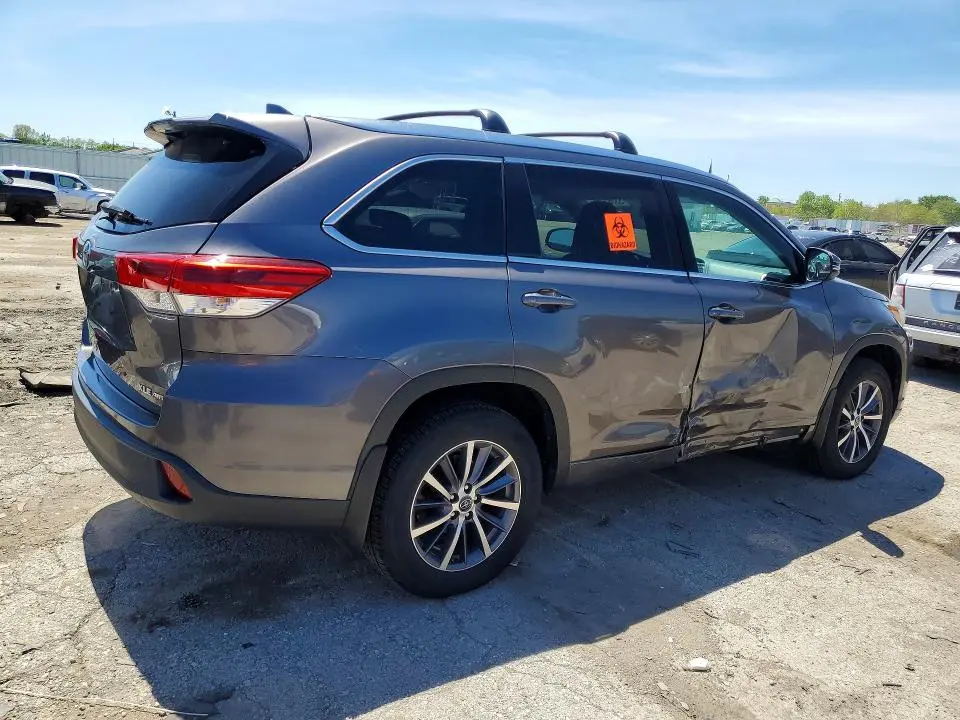 2017 TOYOTA HIGHLANDER XLE  
