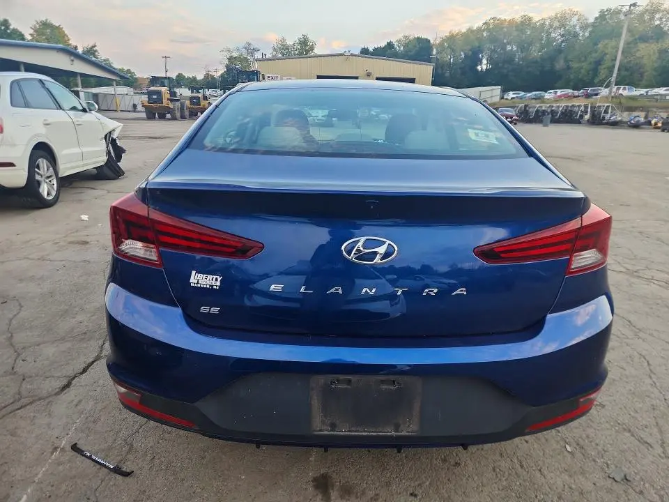 2019 HYUNDAI ELANTRA SE  