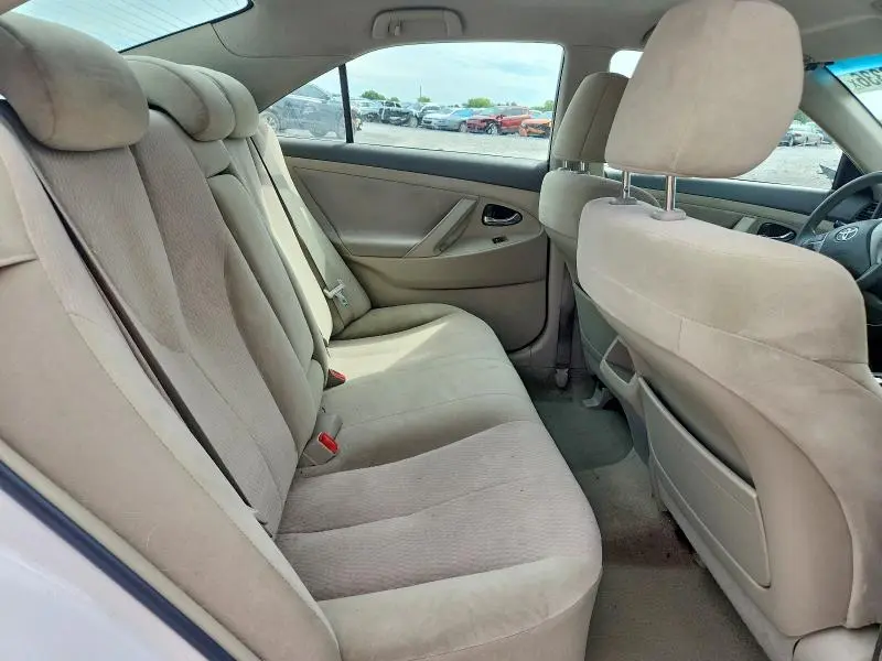 2011 TOYOTA CAMRY LE  