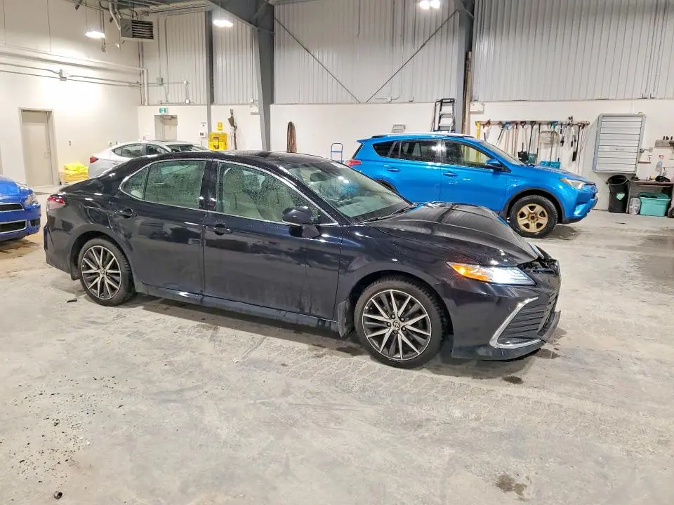 2022 TOYOTA CAMRY XLE  
