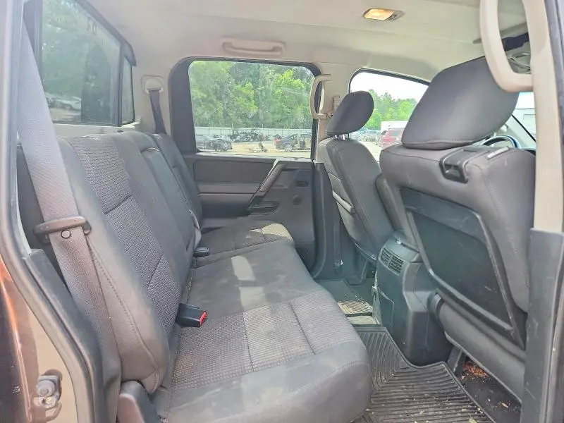 2012 NISSAN TITAN SV  