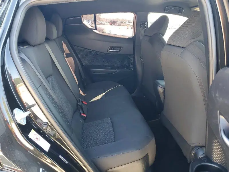 2019 TOYOTA C-HR LE  