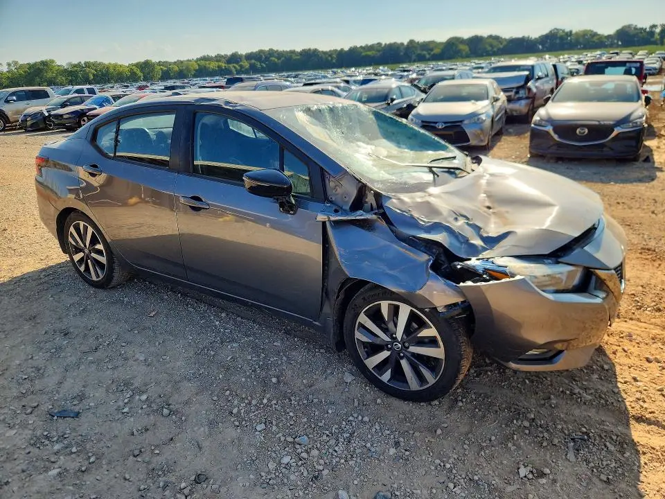 2020 NISSAN VERSA SR  