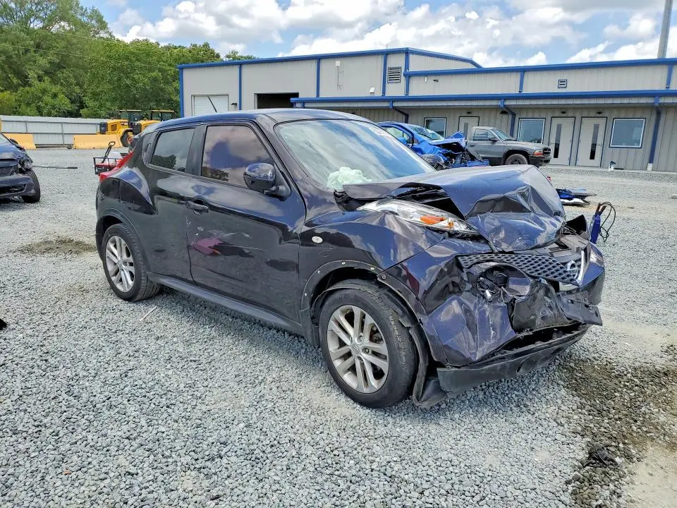2014 NISSAN JUKE SV  