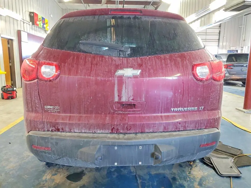 2011 CHEVROLET TRAVERSE LT  