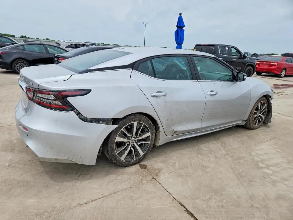 2021 NISSAN MAXIMA SV  
