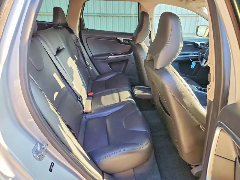 2016 VOLVO XC60 T5 PREMIER  