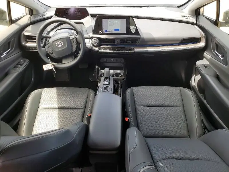 2025 TOYOTA PRIUS XLE  
