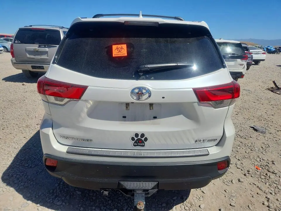 2019 TOYOTA HIGHLANDER XLE  