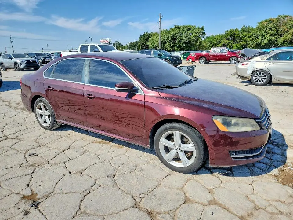 2013 VOLKSWAGEN PASSAT SE  