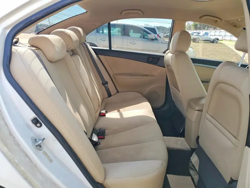 2010 HYUNDAI SONATA GLS  