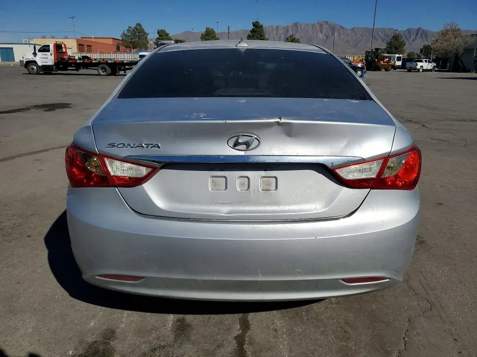 2012 HYUNDAI SONATA GLS  
