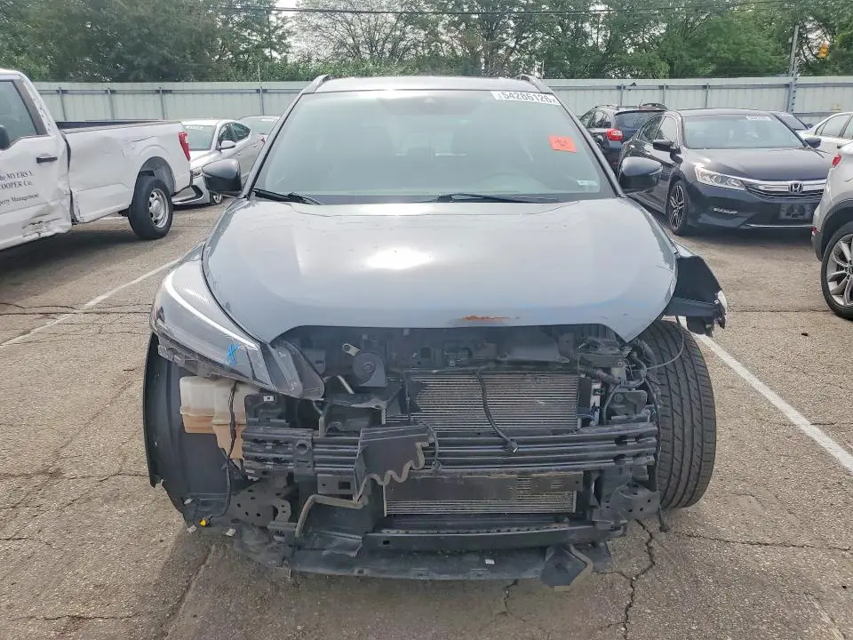 2023 NISSAN KICKS SR  