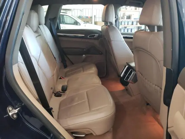 2014 PORSCHE CAYENNE   