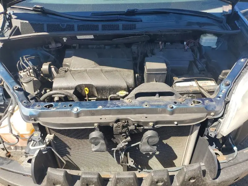 2011 TOYOTA SIENNA LE  