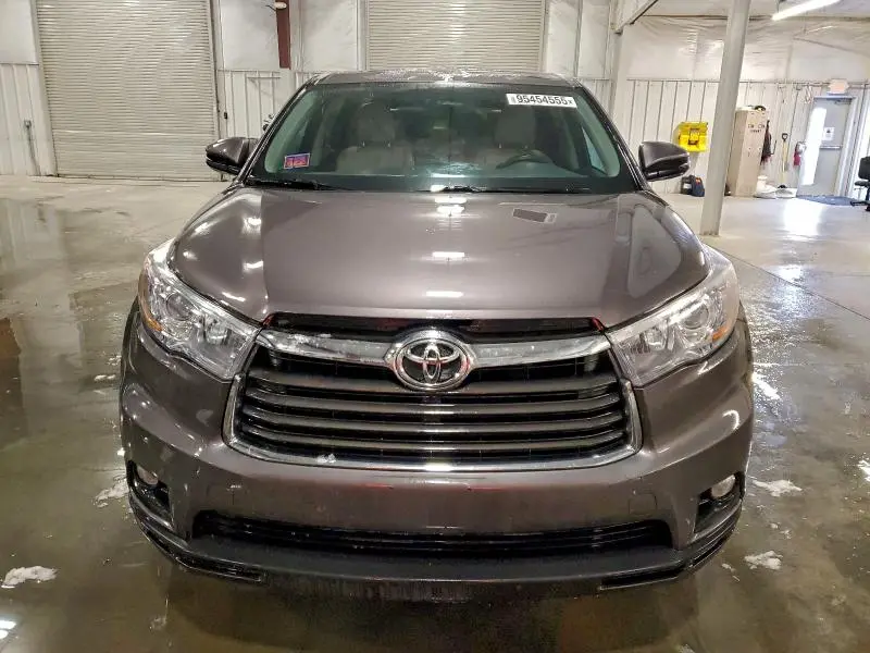 2015 TOYOTA HIGHLANDER LE  