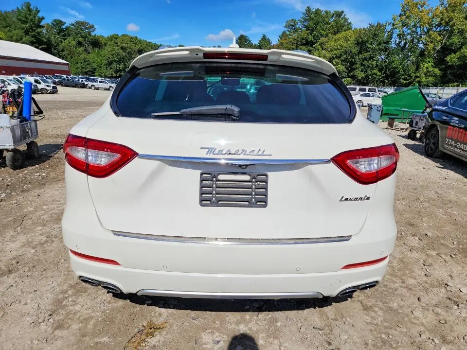 2017 MASERATI LEVANTE SPORT  