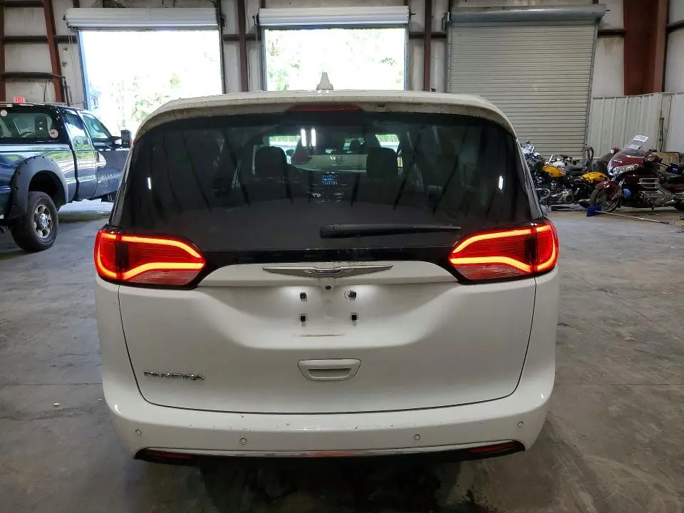 2020 CHRYSLER PACIFICA TOURING  