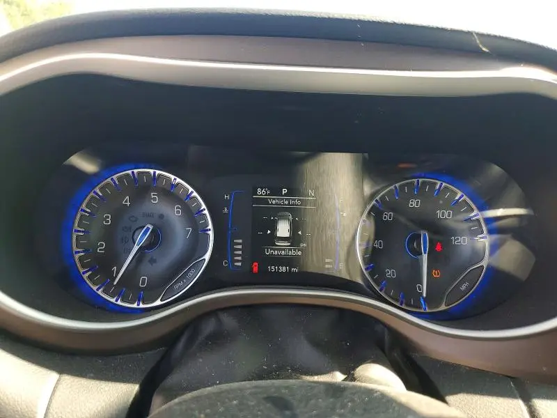2022 CHRYSLER VOYAGER LX  